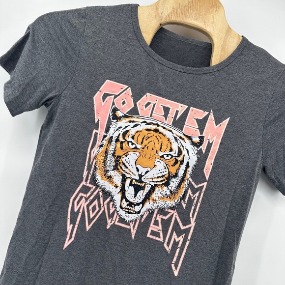 Tiger Graphic T-Shirt Gray Crew Neck Short Sleeve Tee Go‎ Get Em - Picture 1 of 6